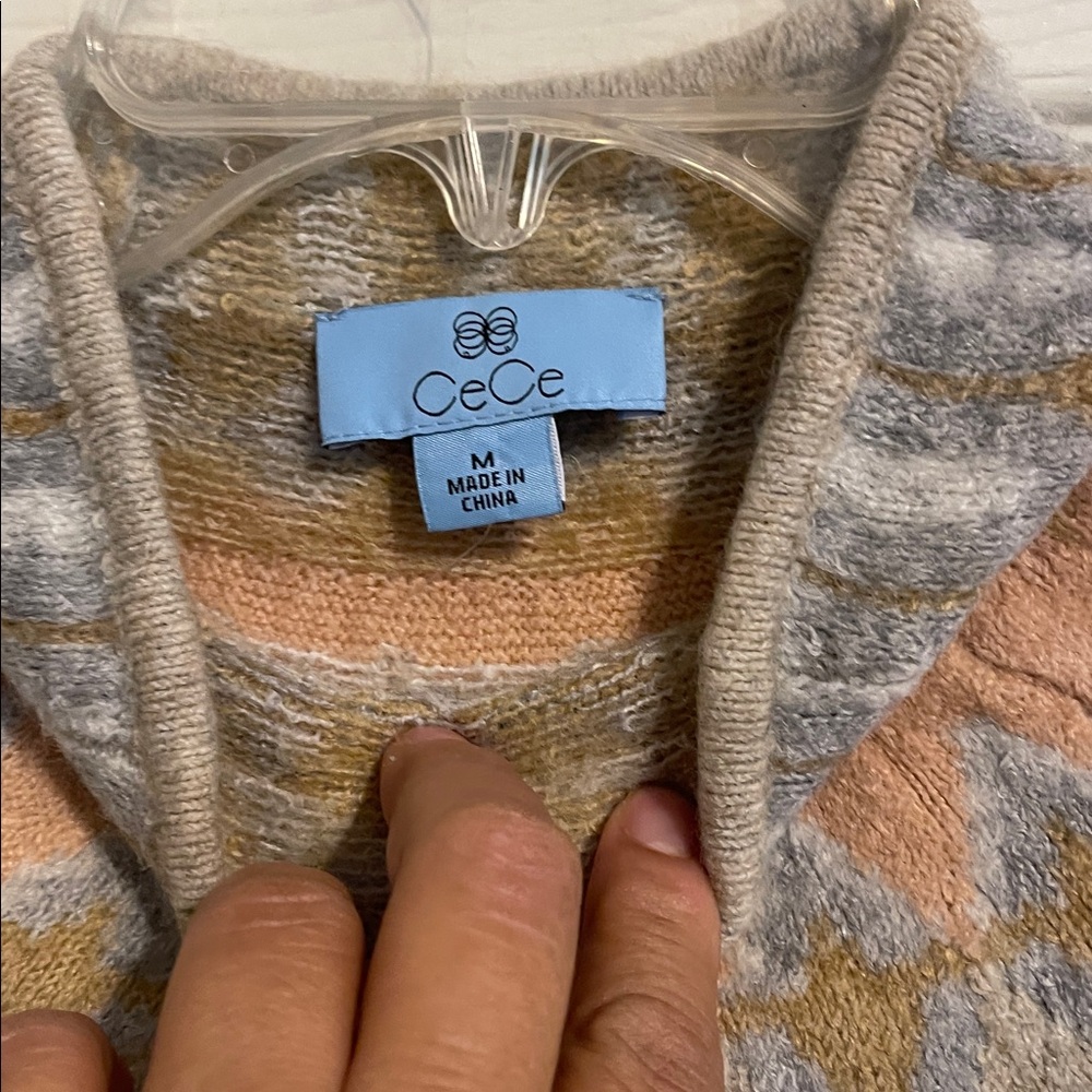 CeCe Gray and Tan Patterned Sweater size M - Picture 4 of 8